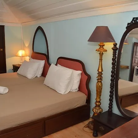 Castle House Апартаменты *